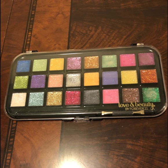 Love and Beauty 24 Color Eyeshadow Palette - Picture 1 of 4